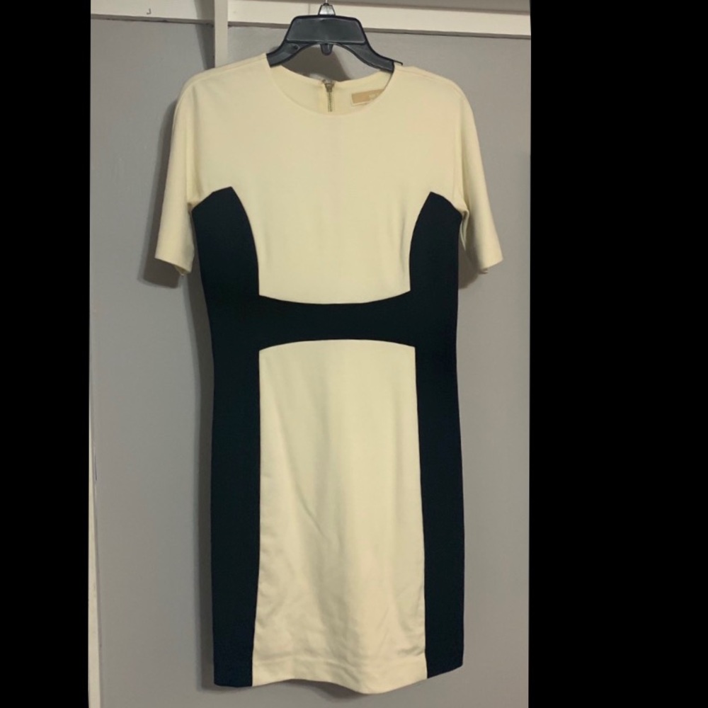 Michael Kors short sleeves dress